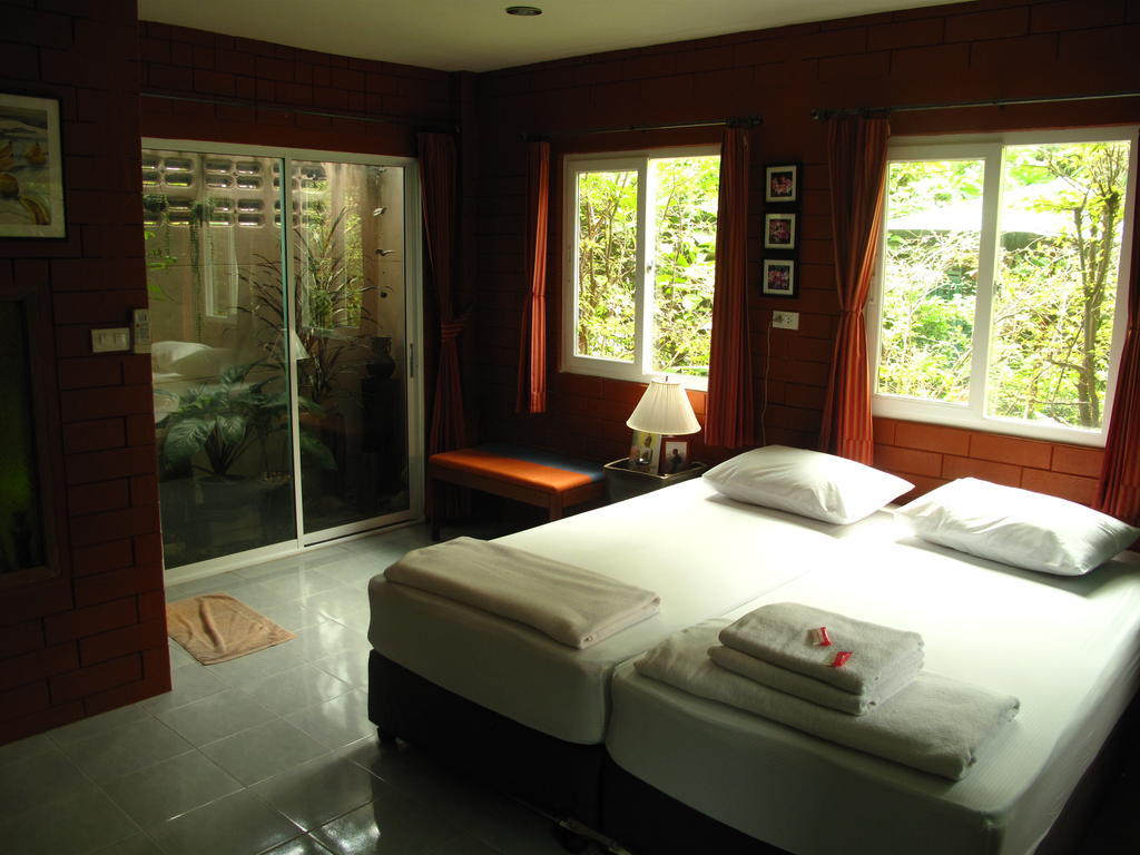 P.Y. Guest House Kanchanaburi Exterior foto